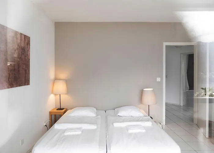 Casa Isabella App 2403 *